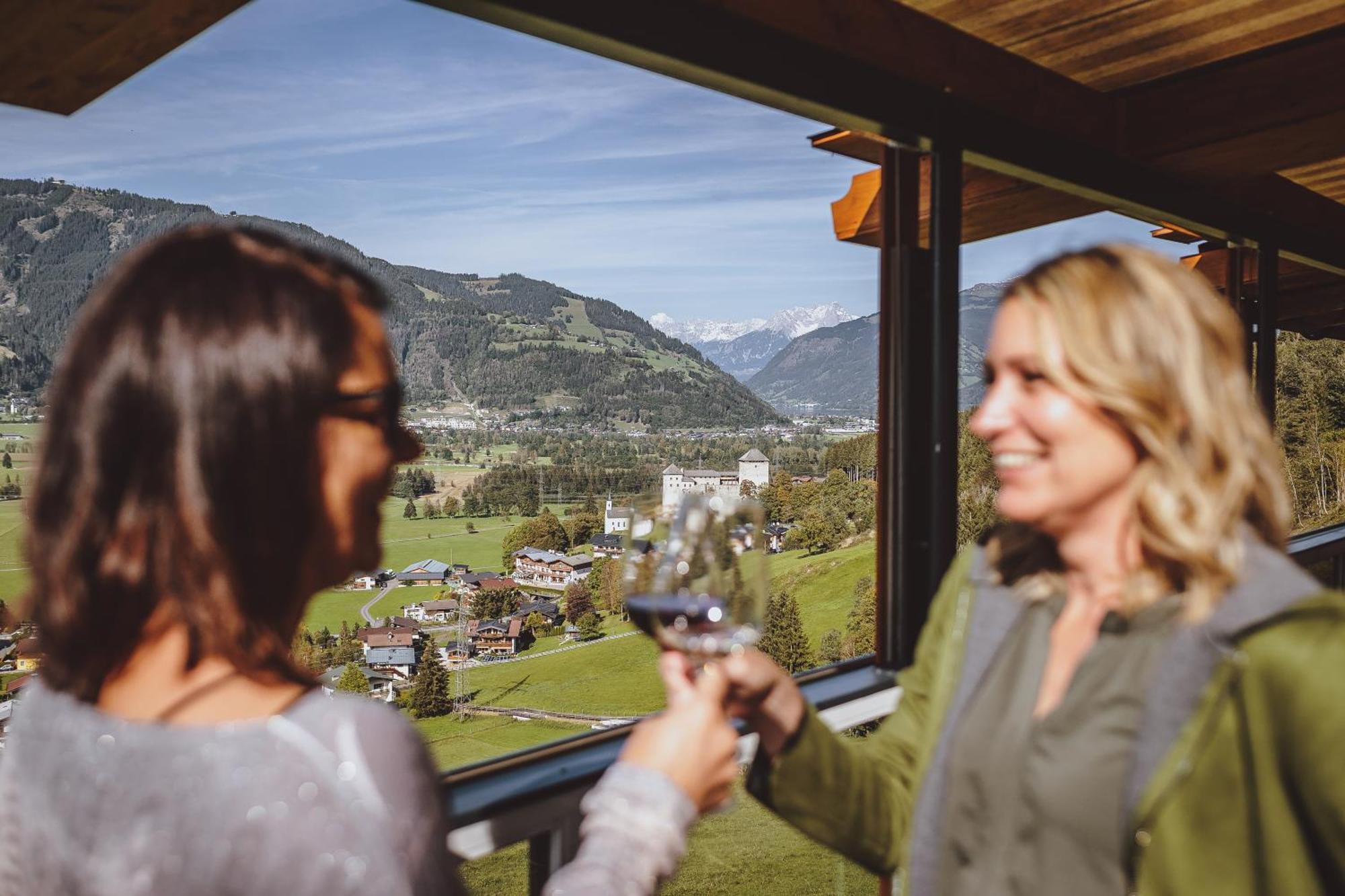 Panorama Hotel Guggenbichl - Inkl Sommerkarte, Freier Eintritt Ins Tauern Spa & Bester Ausblick Uber Kaprun Exterior photo